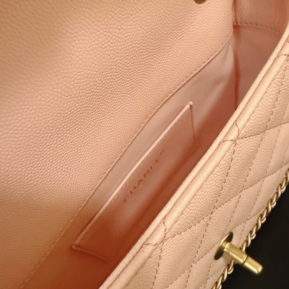 Chanel Small Flap Bag 23k Light Coral Pink Caviar Camellia Motif Chain Detailing - Picture 11 of 16